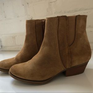 TAN BOOTIES